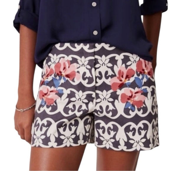 LOFT Pants - LOFT Floral Patterned Shorts in Blue/White/Pink Size 12 -- SO PRETTY